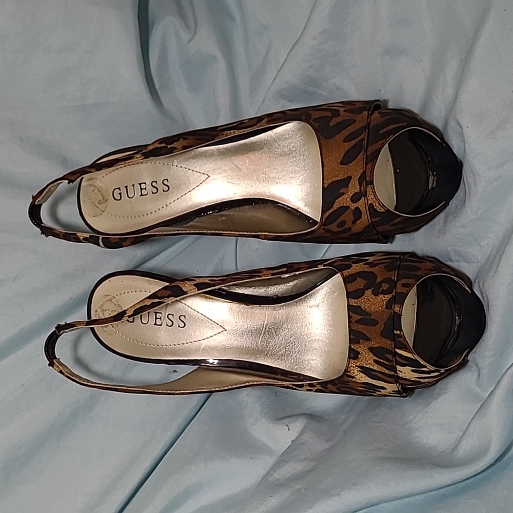 Guess Animal Print Platform Peeptoe Pumps size 9